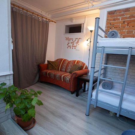 Oradea Central Hostel Екстер'єр фото